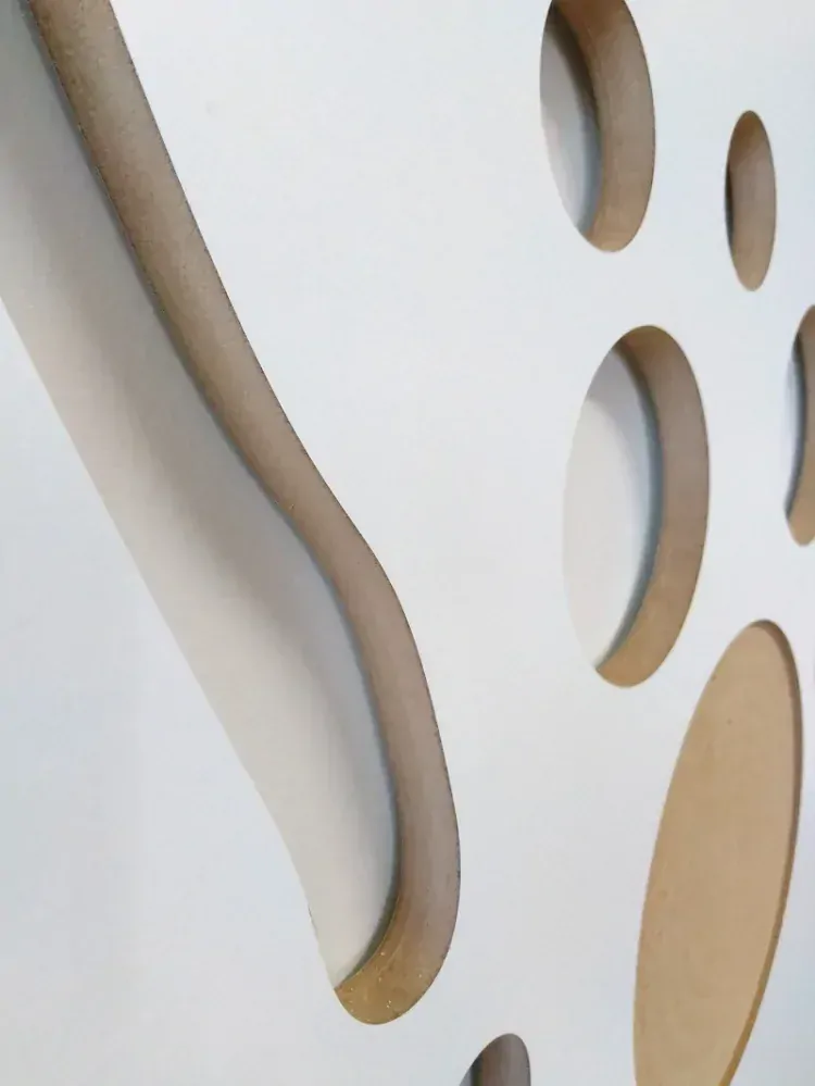 Deliaca stena Bubble- decentný motív v interiéri