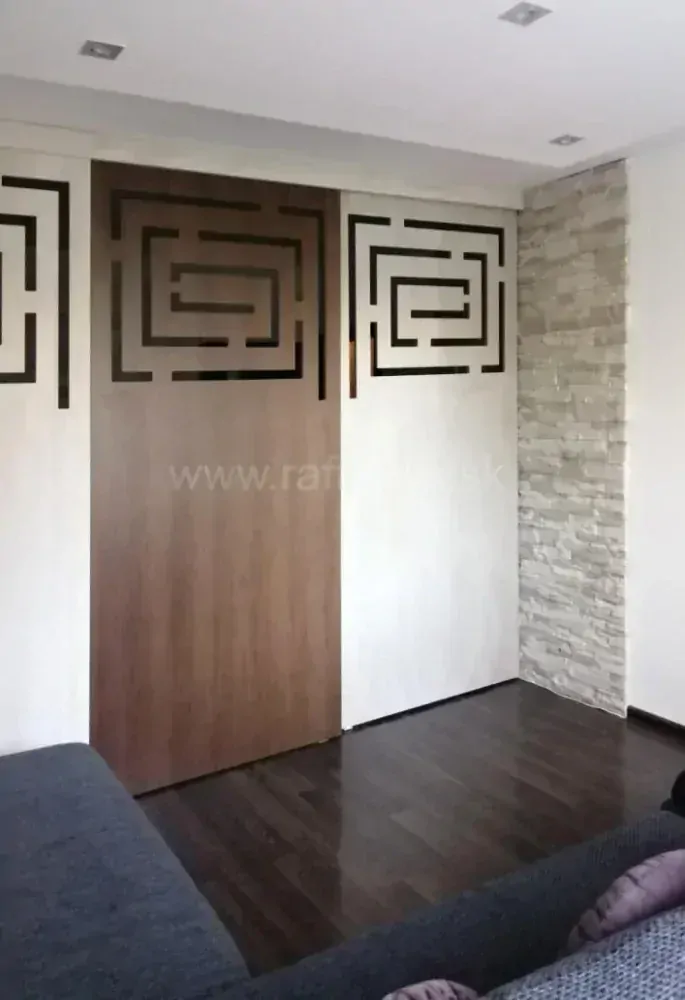 Deliaca stena Indiana - niečo iné